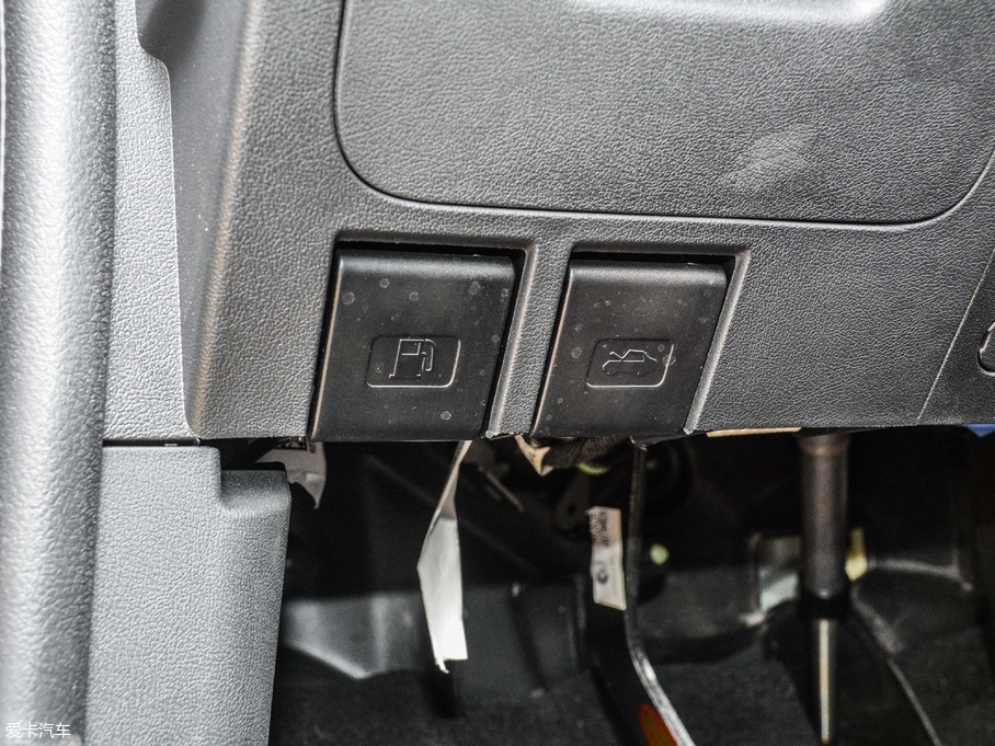 2017���F50 1.6L �քӺ��A�� ��V