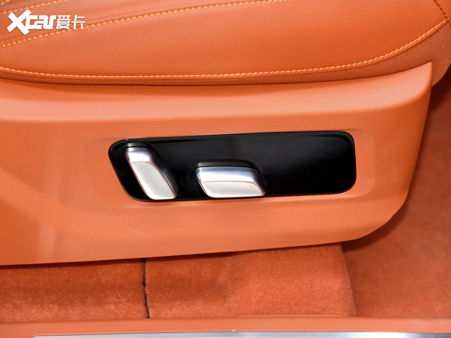 2022̹500 3.0T ߶˶ư 5