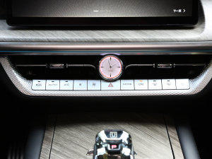 20223.0T \Ӱ Ƿ 5 {{