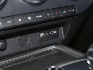 2023ԽҰ 2.0T  п؅^