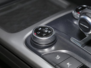 2023ԽҰ 2.0T  п؅^