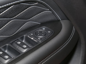 2023ԽҰ 2.0T  п؅^