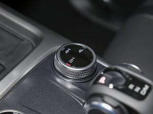 2023ԽҰ 2.0T  п؅^