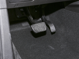 2023ԽҰ 2.0T  п؅^