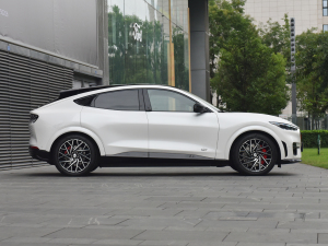 2021款GT 正侧（右）