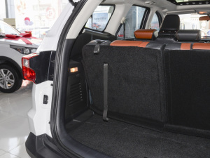 2022款1.5L 手动豪华型 7座 空间座椅