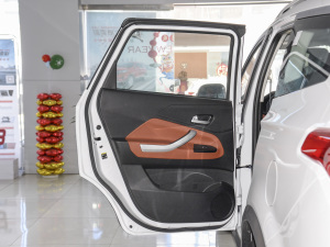 2022款1.5L 手动豪华型 7座 左后车门