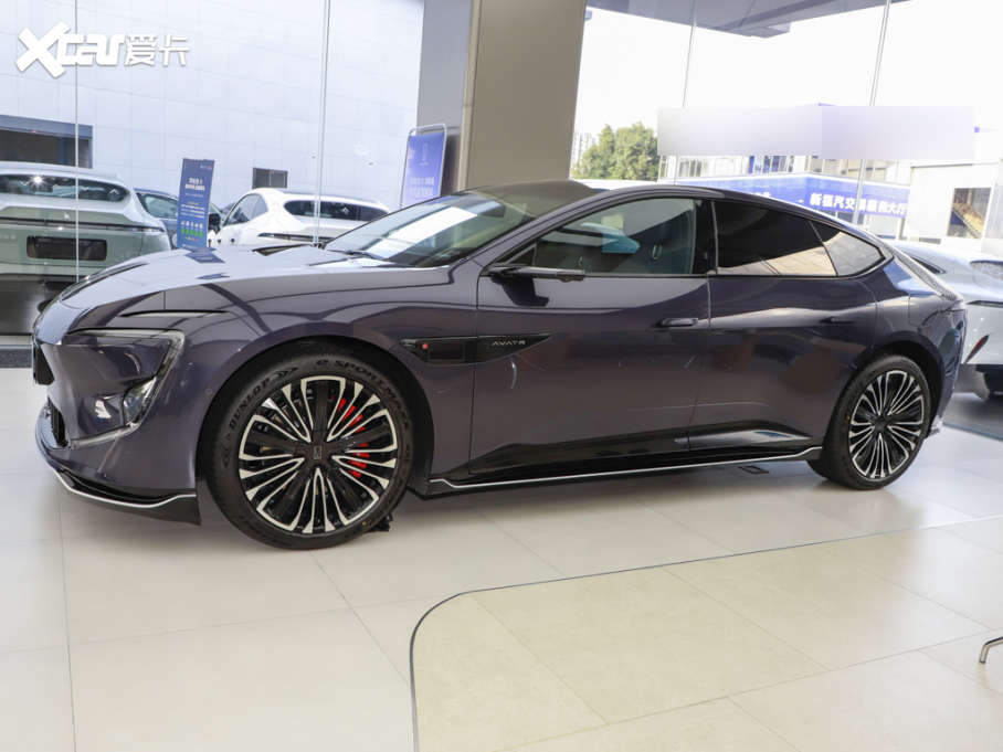 2023��S��12 650 ���GT��