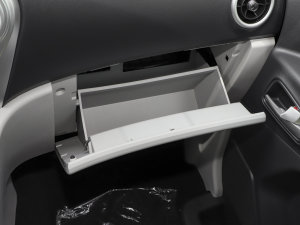 2023款PLUS 1.8L 9座舒适版 手套箱