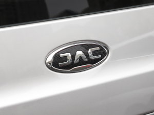 2023款PLUS 1.5T 7座智联版 细节外观
