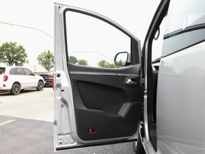 2023款PLUS 1.5T 7座智联版 驾驶位车门