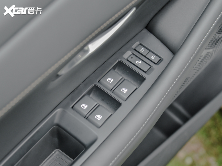 2022{SL03 1.5L 1200̰