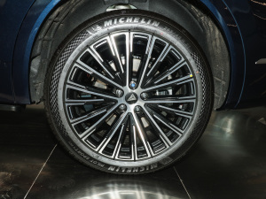 2025(q)Ultra+ (x)(ji)^