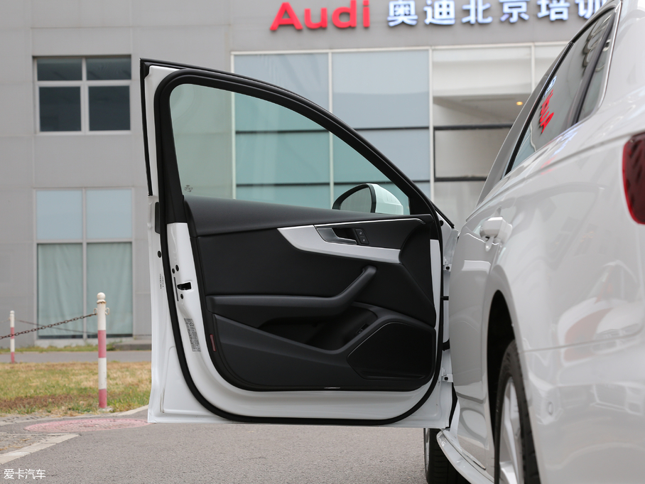 2019WA4L 40 TFSI r V