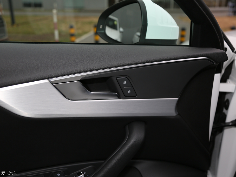 2019WA4L 40 TFSI r V