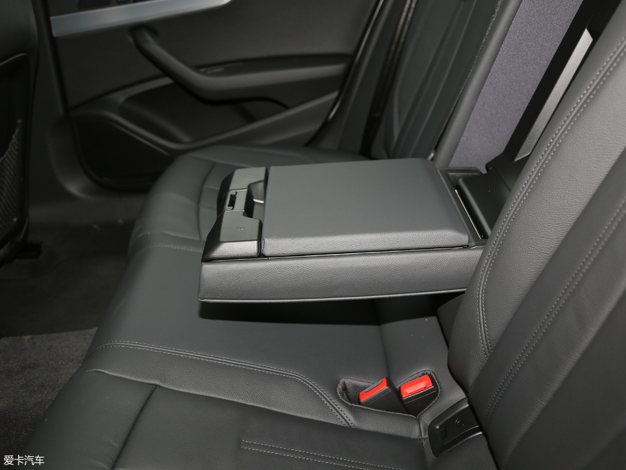 2019WA4L 40 TFSI r V