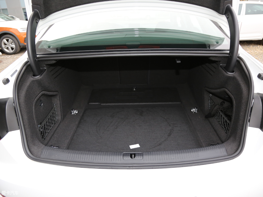 2019WA4L 40 TFSI r V