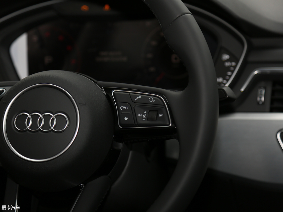 2019WA4L 40 TFSI r V