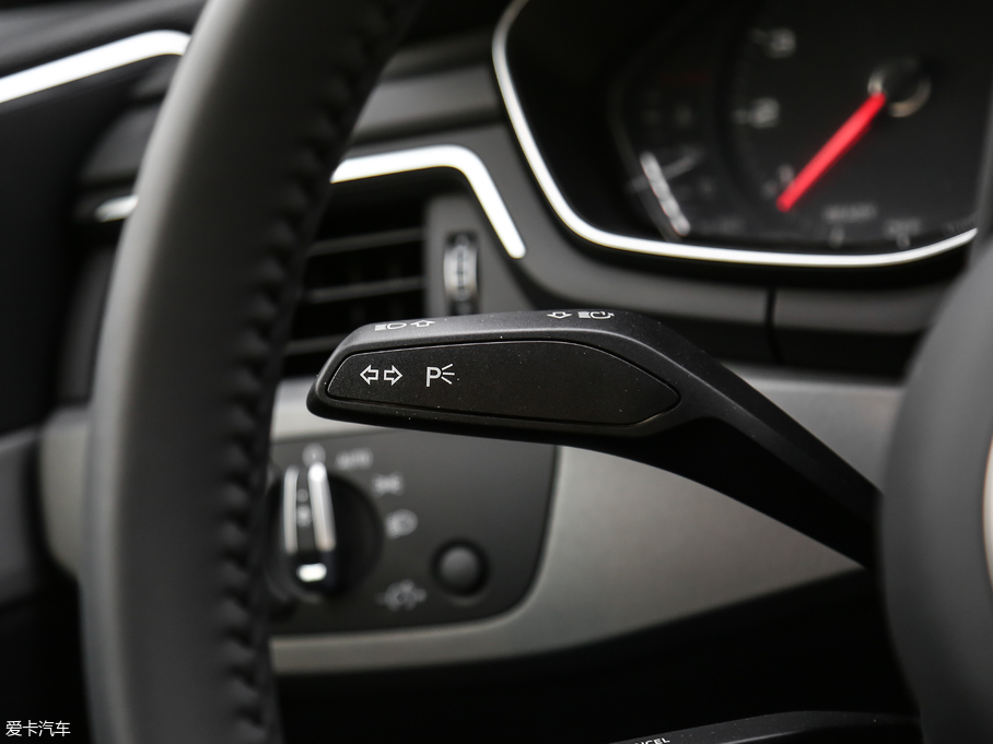 2019WA4L 35 TFSI Mȡ V