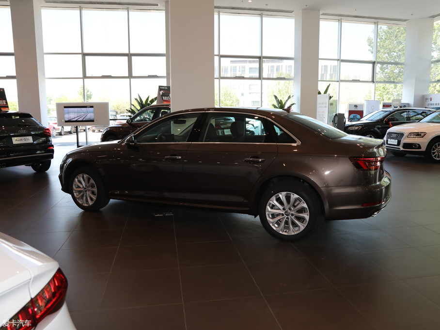 2019WA4L 40 TFSI Mȡ V