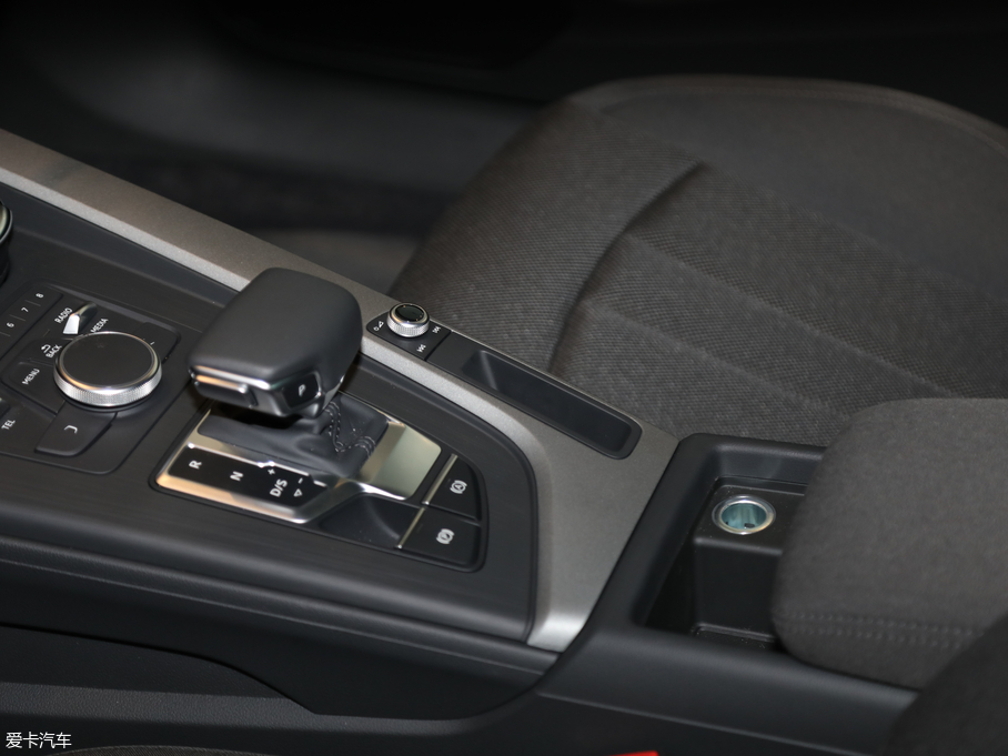 2019WA4L 40 TFSI Mȡ V