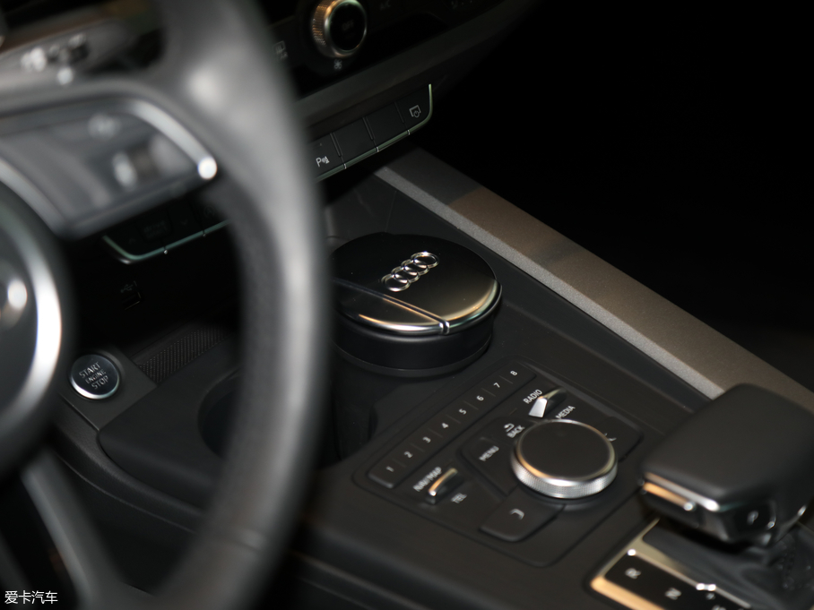 2019WA4L 40 TFSI Mȡ V