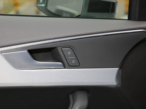 201945 TFSI quattro \Ӱ V g