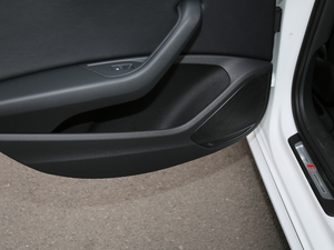 201945 TFSI quattro \Ӱ V g