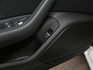 201945 TFSI quattro \Ӱ V п؅^