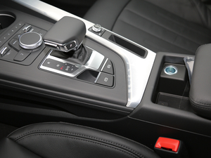 201945 TFSI quattro \Ӱ V п؅^