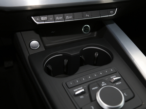 201945 TFSI quattro \Ӱ V п؅^