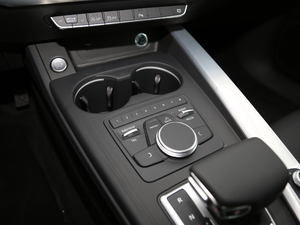 201945 TFSI quattro \Ӱ V п؅^