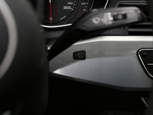 201945 TFSI quattro \Ӱ V п؅^