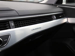 201945 TFSI quattro \Ӱ V п؅^