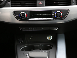 201945 TFSI quattro \Ӱ V п؅^