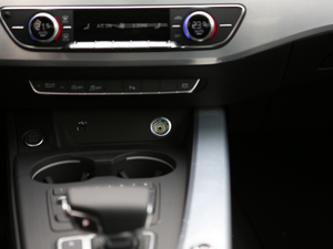 201945 TFSI quattro \Ӱ V п؅^