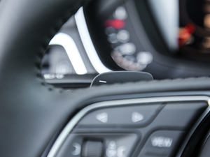 201940 TFSI \ V п؅^