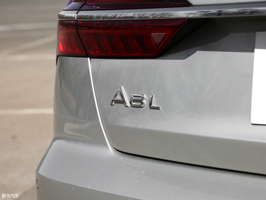 2019WA6L 45 TFSI quattro xӸ