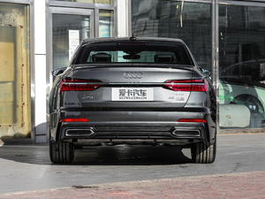 201945TFSI quattro Ӹ 	