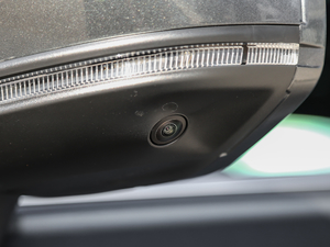 201945TFSI quattro Ӹ ^