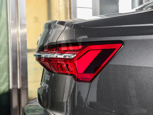 201945TFSI quattro Ӹ ^