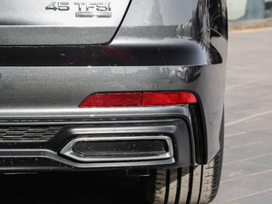 201945TFSI quattro Ӹ ^