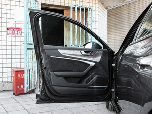 201945TFSI quattro Ӹ {λ܇T