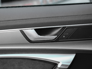 201945TFSI quattro Ӹ g