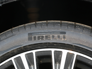 201945 TFSI quattro xӸ ݆̥Ʒ