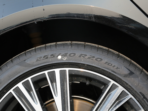 201945 TFSI quattro xӸ ݆̥ߴ