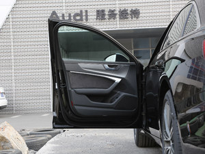 201945 TFSI quattro xӸ {λ܇T