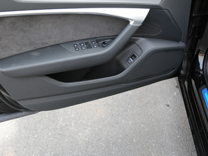 201945 TFSI quattro xӸ ǰTg