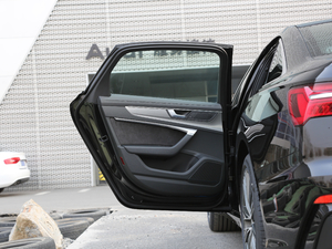 201945 TFSI quattro xӸ ܇T