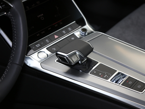 201945 TFSI quattro xӸ QU